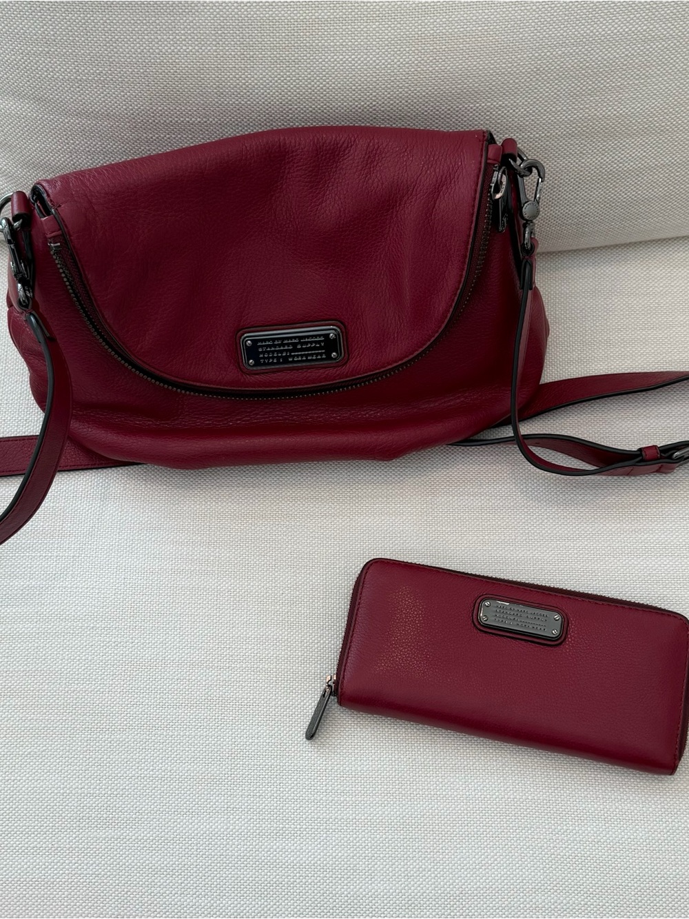 Marc Jacobs Classic Q Natasha CB • Deep Red • Matching Wallet • Bundle Set